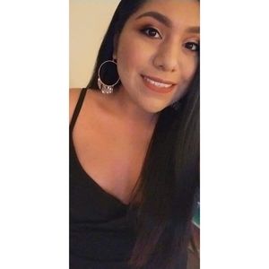 Meet your Posher, Abigail